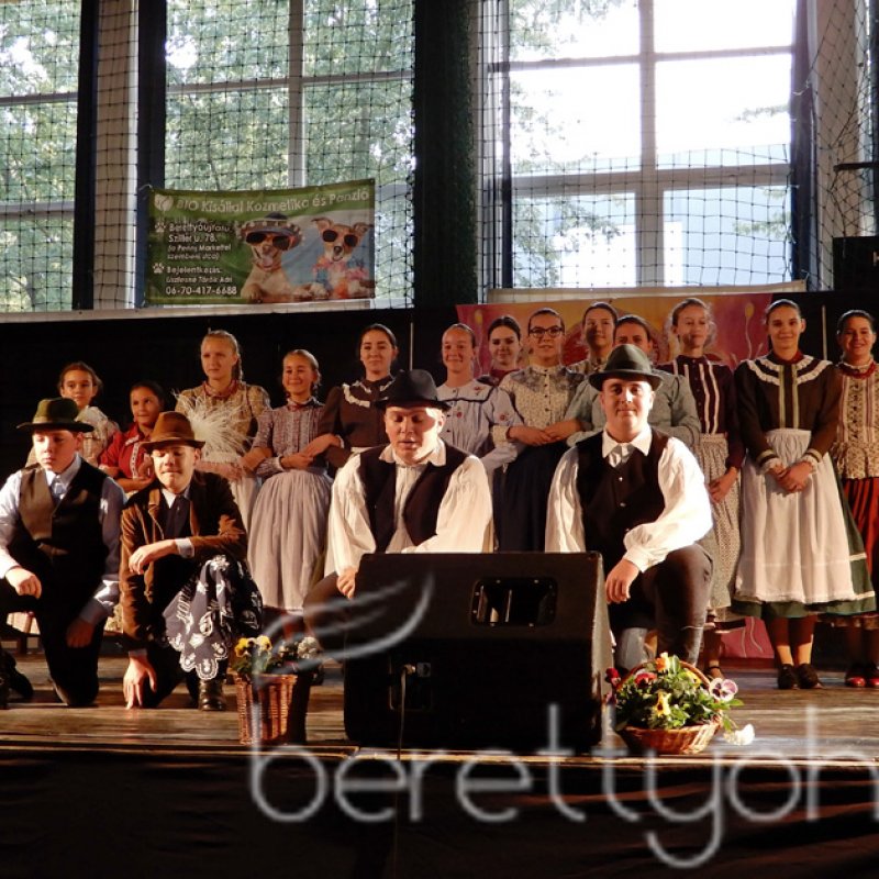 Kovács Kati koncertezett az időseknek 45